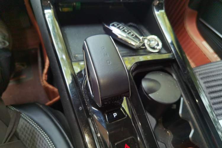 Used Geely Auto Emgrand X7 Sport 2023 Boyue COOL 1.5TD Smart Connectivity Model Gear Lever