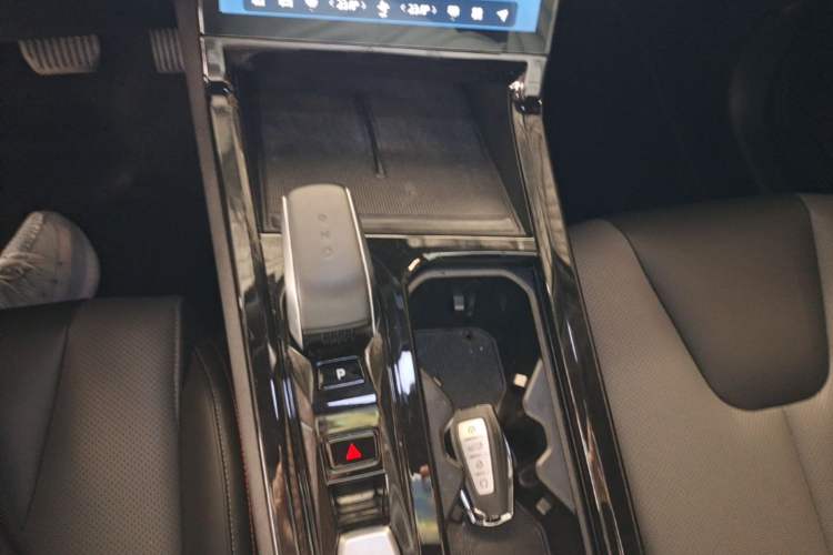 Used Geely Auto Emgrand X7 Sport 2023 Boyue COOL 1.5TD Smart Model Gear Lever