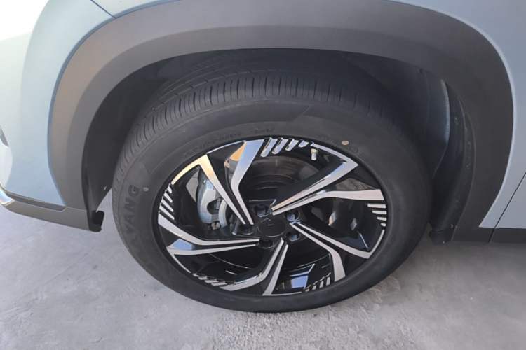 Used Geely Auto Emgrand X7 Sport 2023 Boyue COOL 1.5TD Smart Connect+ Left Front Wheel Hub