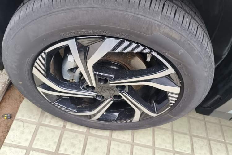 Used Geely Auto Emgrand X7 Sport 2023 Boyue COOL 1.5TD Smart Model Left Front Wheel Hub