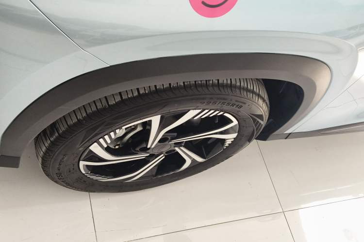 Used Geely Auto Emgrand X7 Sport 2023 Boyue COOL 1.5TD Smart Connectivity Model Left Front Wheel Hub