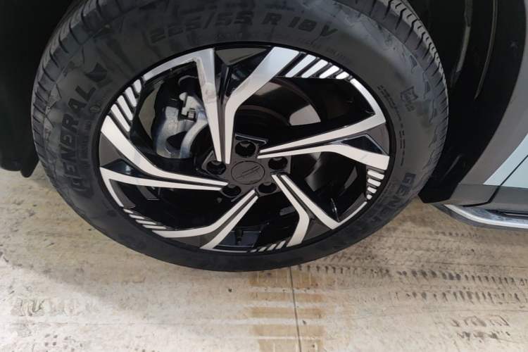 Used Geely Auto Emgrand X7 Sport 2023 Boyue COOL 1.5TD Smart Model Left Front Wheel Hub