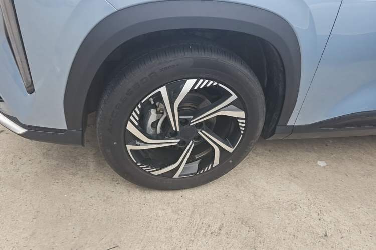 Used Geely Auto Emgrand X7 Sport 2023 Boyue COOL 1.5TD Smart Connect+ Left Front Wheel Hub