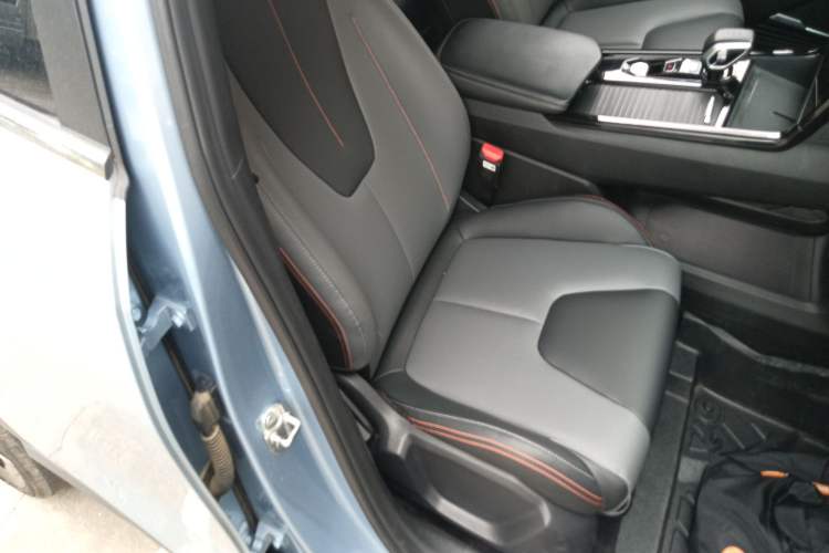 Used Geely Auto Emgrand X7 Sport 2023 Boyue COOL 1.5TD Smart Connect+ Right Front Seat