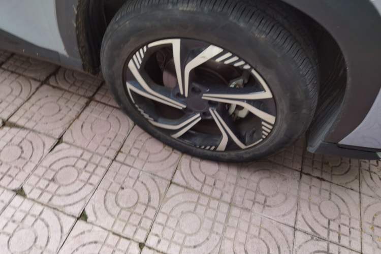 Used Geely Auto Emgrand X7 Sport 2023 Boyue COOL 1.5TD Smart Connectivity Model Right Front Wheel Hub