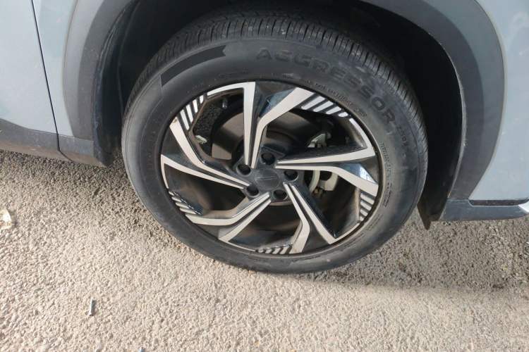 Used Geely Auto Emgrand X7 Sport 2023 Boyue COOL 1.5TD Smart Model Right Front Wheel Hub