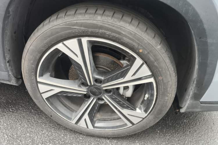 Used Geely Auto Emgrand X7 Sport 2023 Boyue COOL 1.5TD ZhiZun Edition Right Front Wheel Hub