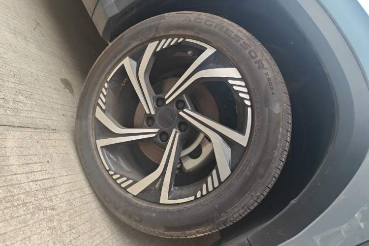 Used Geely Auto Emgrand X7 Sport 2023 Boyue COOL 1.5TD Smart Model Right Front Wheel Hub