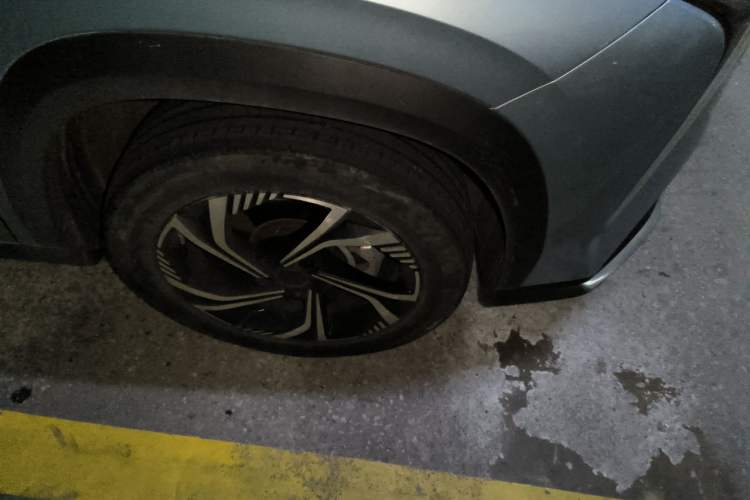Used Geely Auto Emgrand X7 Sport 2023 Boyue COOL 1.5TD Smart Connect+ Right Front Wheel Hub