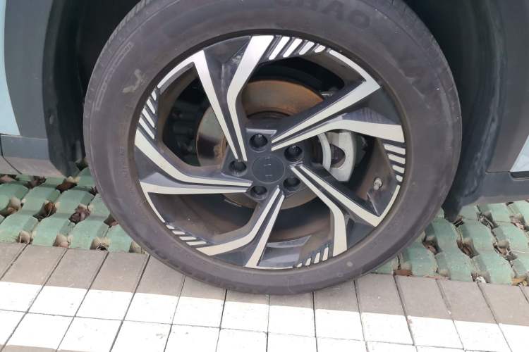 Used Geely Auto Emgrand X7 Sport 2023 Boyue COOL 1.5TD Smart Model Right Front Wheel Hub