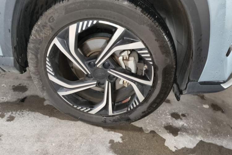 Used Geely Auto Emgrand X7 Sport 2023 Boyue COOL 1.5TD Smart Connect+ Right Front Wheel Hub