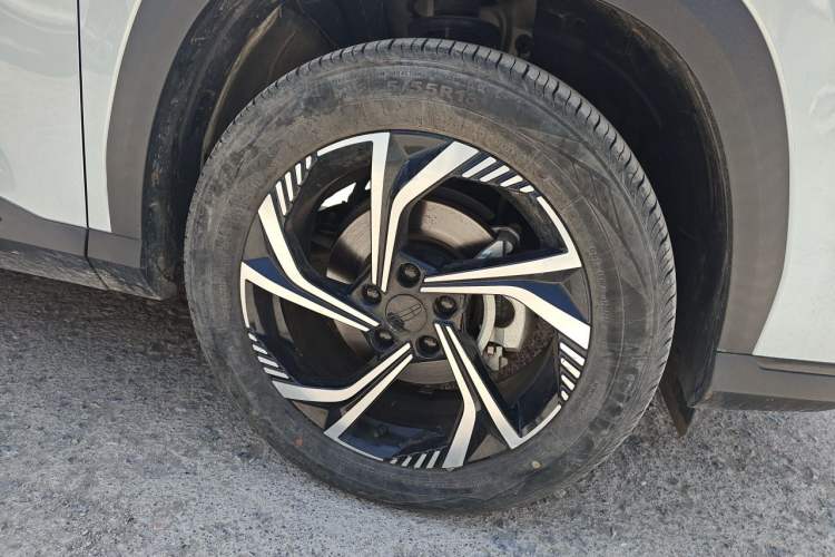 Used Geely Auto Emgrand X7 Sport 2023 Boyue COOL 1.5TD Smart Model Right Front Wheel Hub