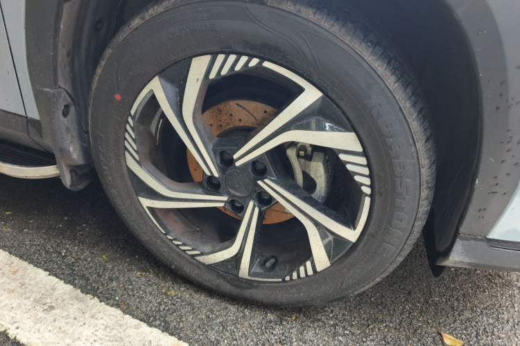 Used Geely Auto Emgrand X7 Sport 2023 Boyue COOL 1.5TD Smart Connectivity Model Right Front Wheel Hub