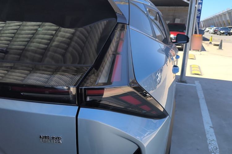 Used Geely Auto Emgrand X7 Sport 2023 Boyue COOL 1.5TD Smart Connect+ Right Rear Taillight