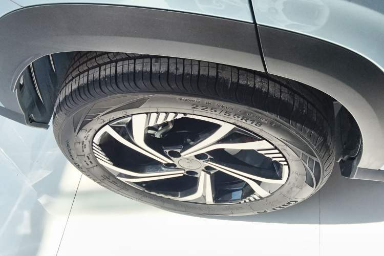 Used Geely Auto Emgrand X7 Sport 2023 Boyue COOL 1.5TD Smart Connectivity Model Right Rear Wheel Hub