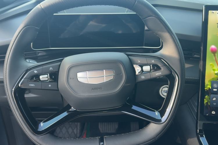 Used Geely Auto Emgrand X7 Sport 2023 Boyue COOL 1.5TD Smart Model Steering Wheel