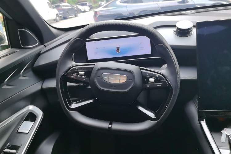 Used Geely Auto Emgrand X7 Sport 2023 Boyue COOL 1.5TD Smart Model Steering Wheel