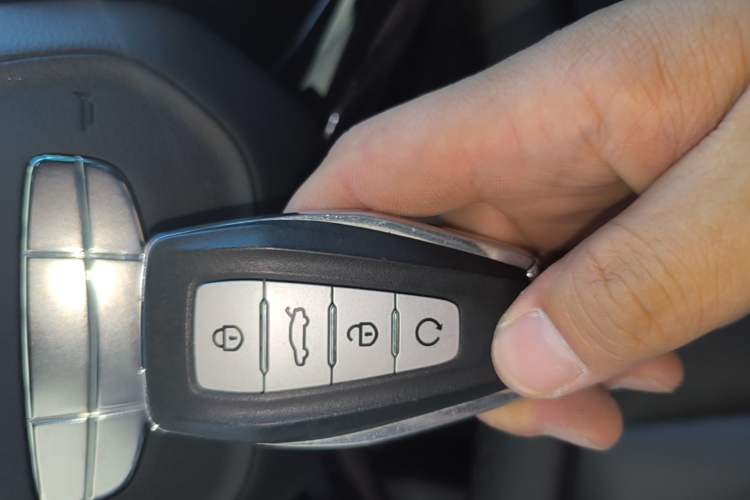 Used Geely Auto Emgrand X7 Sport 2023 Boyue COOL 1.5TD Smart Connect+ Vehicle Key