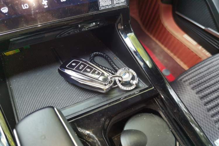 Used Geely Auto Emgrand X7 Sport 2023 Boyue COOL 1.5TD Smart Connectivity Model Vehicle Key