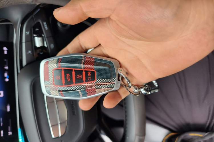 Used Geely Auto Emgrand X7 Sport 2023 Boyue COOL 1.5TD Smart Connectivity Model Vehicle Key