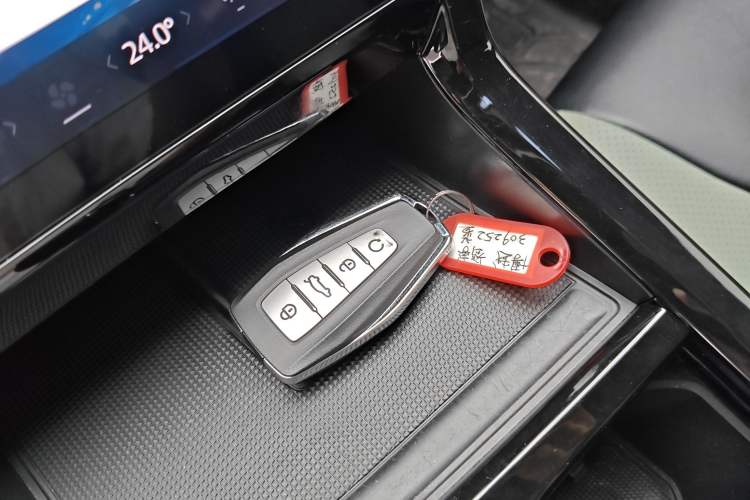 Used Geely Auto Emgrand X7 Sport 2023 Boyue COOL 1.5TD ZhiZun Edition Vehicle Key
