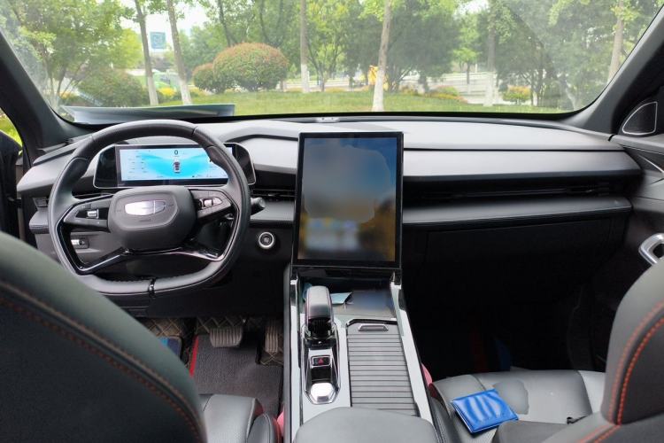 Used Geely Auto Emgrand X7 Sport 2023 Boyue COOL 1.5TD Smart Connect+ Center Console