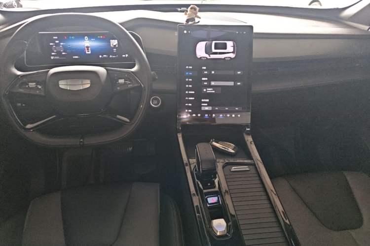 Used Geely Auto Emgrand X7 Sport 2023 Boyue COOL 1.5TD Smart Connect+ Center Console