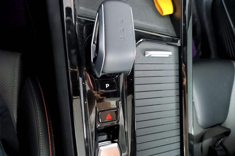 Used Geely Auto Emgrand X7 Sport 2023 Boyue COOL 1.5TD Smart Connect+ Gear Lever