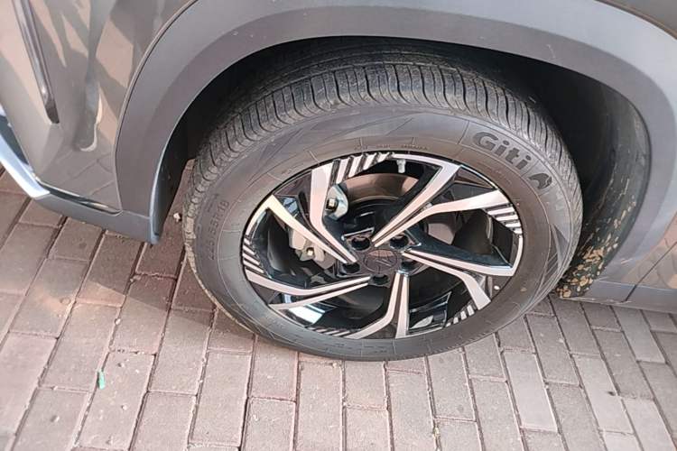Used Geely Auto Emgrand X7 Sport 2023 Boyue COOL 1.5TD Smart Connect+ Left Front Wheel Hub