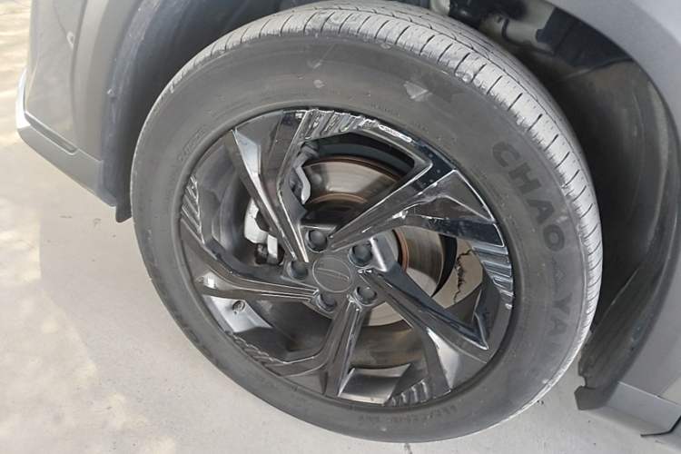 Used Geely Auto Emgrand X7 Sport 2023 Boyue COOL 1.5TD Smart Connect+ Left Front Wheel Hub