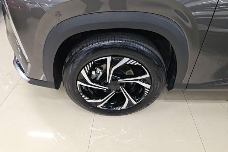 Used Geely Auto Emgrand X7 Sport 2023 Boyue COOL 1.5TD Smart Model Left Front Wheel Hub