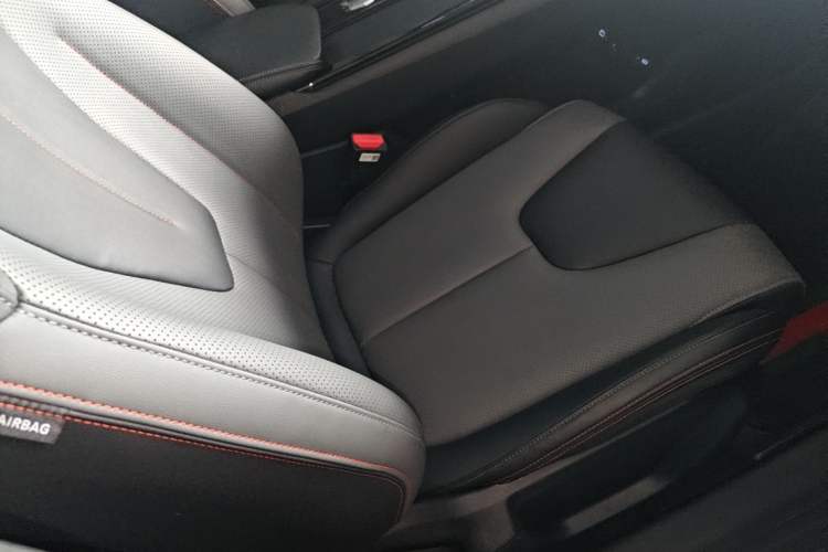 Used Geely Auto Emgrand X7 Sport 2023 Boyue COOL 1.5TD Smart Connect+ Right Front Seat