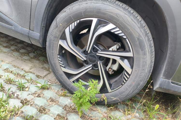 Used Geely Auto Emgrand X7 Sport 2023 Boyue COOL 1.5TD Smart Connect+ Right Front Wheel Hub