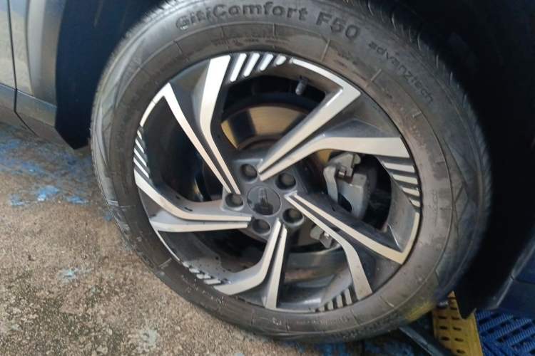 Used Geely Auto Emgrand X7 Sport 2023 Boyue COOL 1.5TD Smart Model Right Front Wheel Hub
