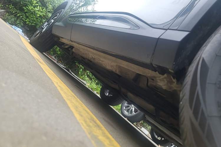 Used Geely Auto Emgrand X7 Sport 2023 Boyue COOL 1.5TD Smart Model Right Side Sill