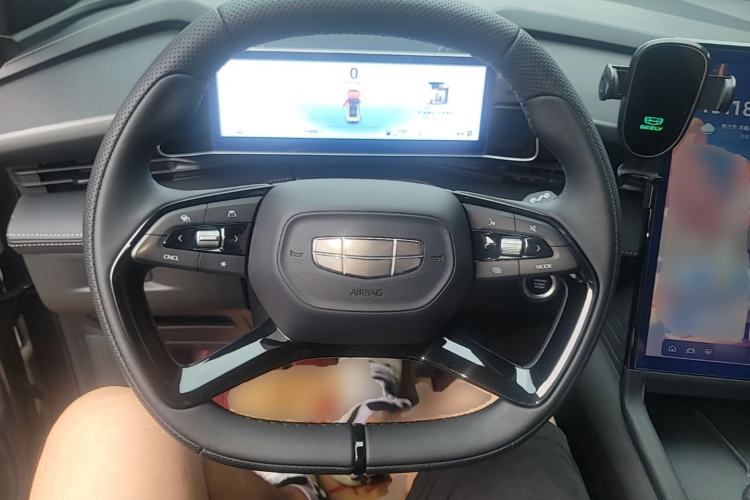 Used Geely Auto Emgrand X7 Sport 2023 Boyue COOL 1.5TD Smart Model Steering Wheel