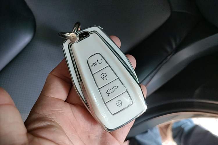 Used Geely Auto Emgrand X7 Sport 2023 Boyue COOL 1.5TD Smart Connect+ Vehicle Key