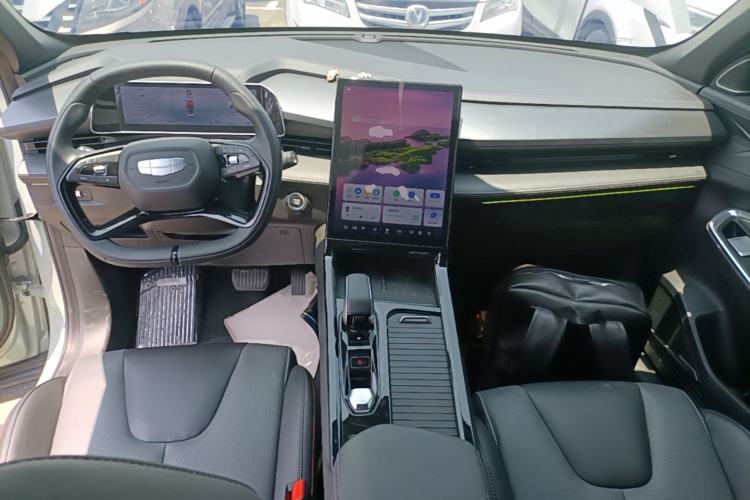 Used Geely Auto Emgrand X7 Sport 2023 Boyue COOL 1.5TD Smart Connectivity Model Center Console
