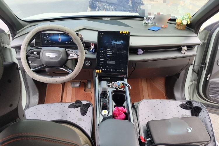 Used Geely Auto Emgrand X7 Sport 2023 Boyue COOL 1.5TD Smart Connectivity Model Center Console