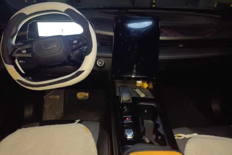 Used Geely Auto Emgrand X7 Sport 2023 Boyue COOL 1.5TD Smart Model Center Console
