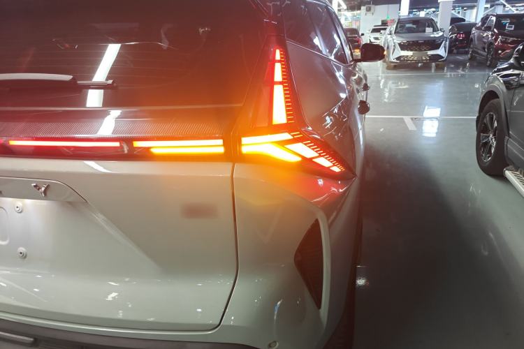 Used Geely Auto Emgrand X7 Sport 2023 Boyue COOL 1.5TD ZhiZun Edition Exterior 3