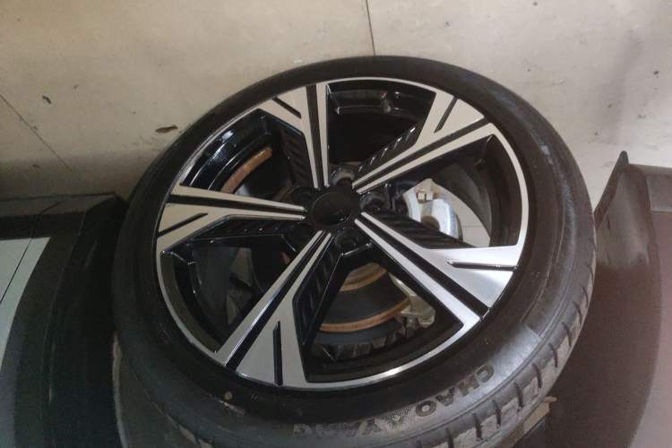 Used Geely Auto Emgrand X7 Sport 2023 Boyue COOL 1.5TD ZhiZun Edition Exterior 7