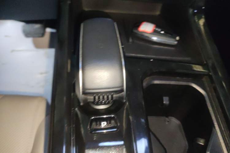 Used Geely Auto Emgrand X7 Sport 2023 Boyue COOL 1.5TD ZhiZun Edition Gear Lever