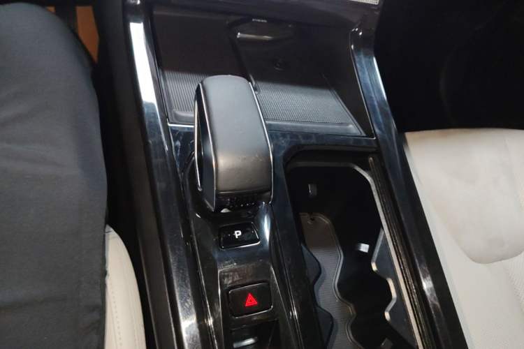 Used Geely Auto Emgrand X7 Sport 2023 Boyue COOL 1.5TD ZhiZun Edition Gear Lever