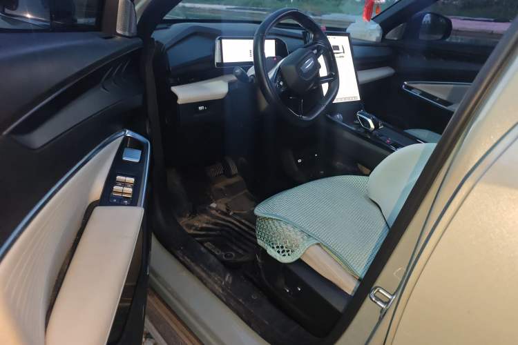 Used Geely Auto Emgrand X7 Sport 2023 Boyue COOL 1.5TD ZhiZun Edition Interior 3