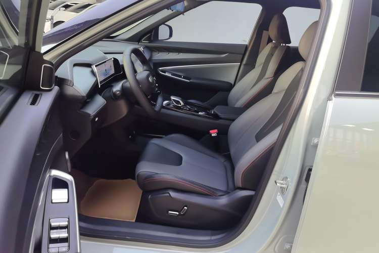 Used Geely Auto Emgrand X7 Sport 2023 Boyue COOL 1.5TD Smart Connect+ Left Front Seat