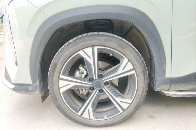 Used Geely Auto Emgrand X7 Sport 2023 Boyue COOL 1.5TD ZhiZun Edition Left Front Wheel Hub