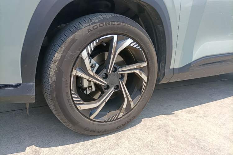 Used Geely Auto Emgrand X7 Sport 2023 Boyue COOL 1.5TD Smart Connectivity Model Left Front Wheel Hub
