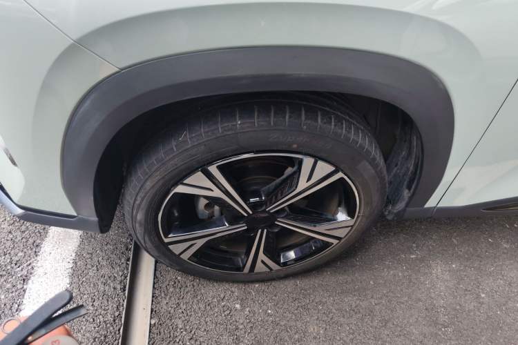 Used Geely Auto Emgrand X7 Sport 2023 Boyue COOL 1.5TD ZhiZun Edition Left Front Wheel Hub