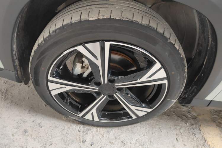 Used Geely Auto Emgrand X7 Sport 2023 Boyue COOL 1.5TD ZhiZun Edition Left Front Wheel Hub